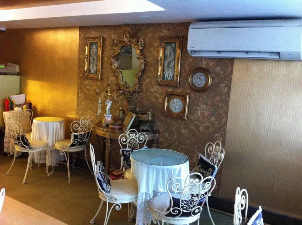 cafes for durga puja